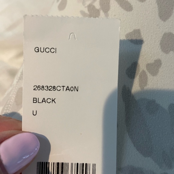 Ladies NWT Gucci zip around wallet - Picture 7 of 8